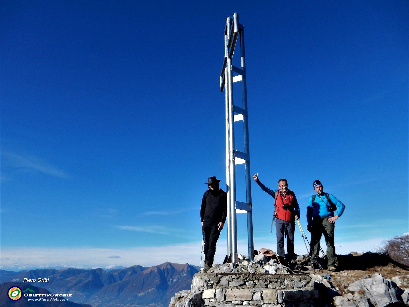 48 Zucco Sileggio (1373 m) con vista in Crocione.jpg